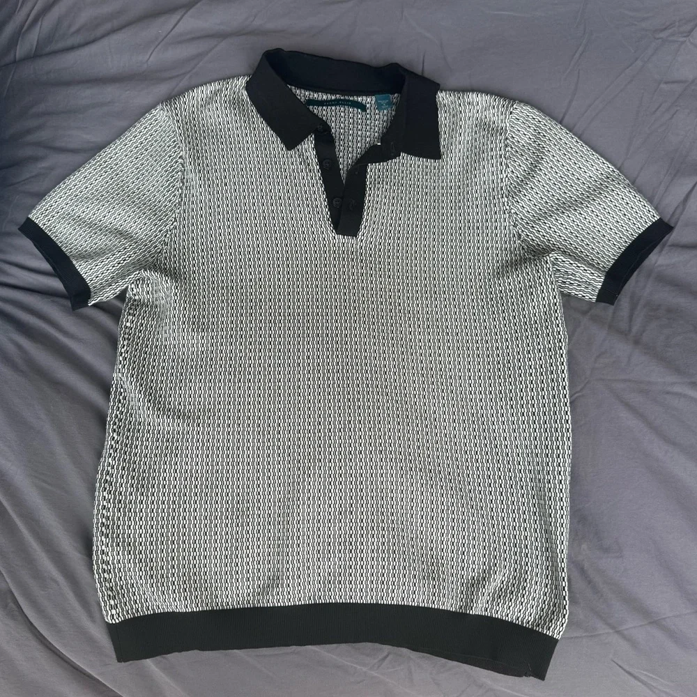 Perry Ellis Geometric Pattern Polo Sweater - Picture 2 of 4